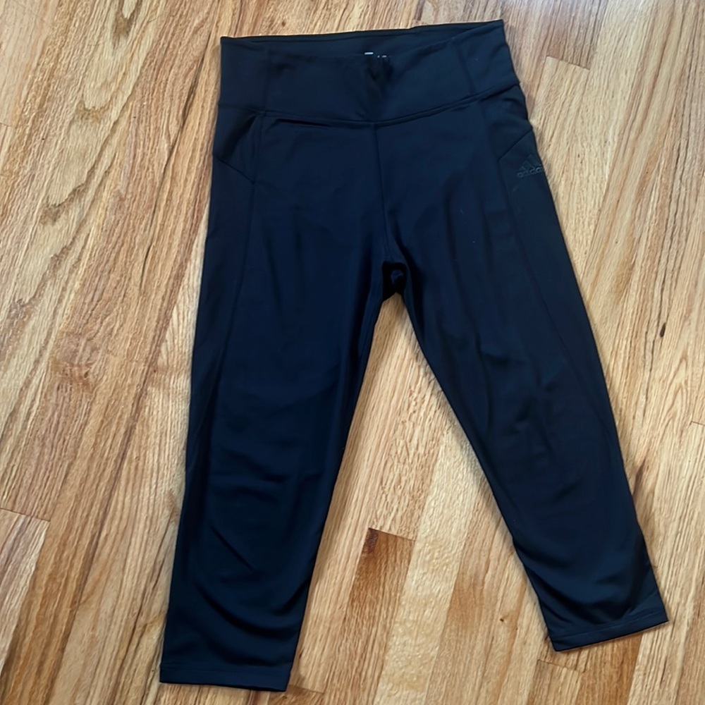 Women’s Capri Adidas Leggings Medium